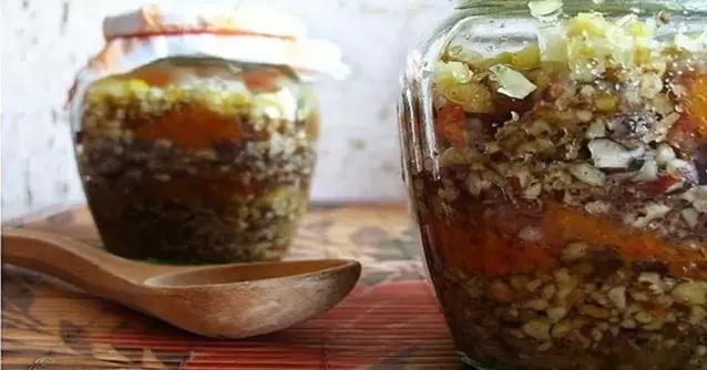 арэхавая сумесь з мёдам для патэнцыі